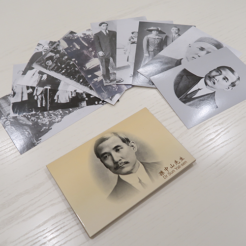 <span>"Dr Sun Yat-sen" postcard set<br>$20 </span>